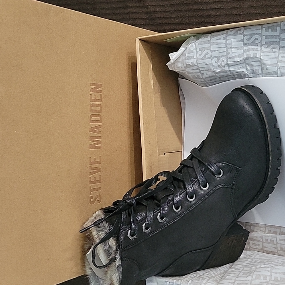 Brand new Steve Madden comfort boots size 7 and 1/2